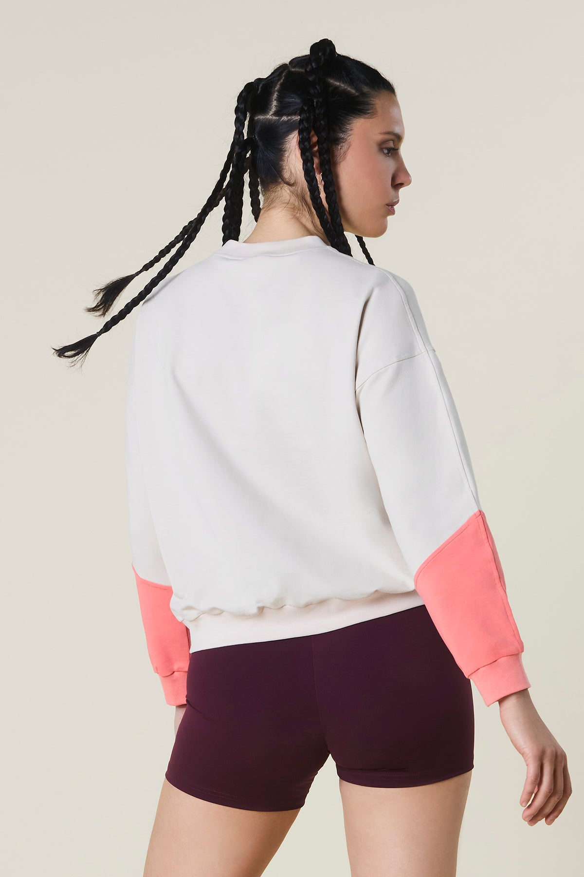 Lightweight women's sweatshirt in two colors Light Sand Peach