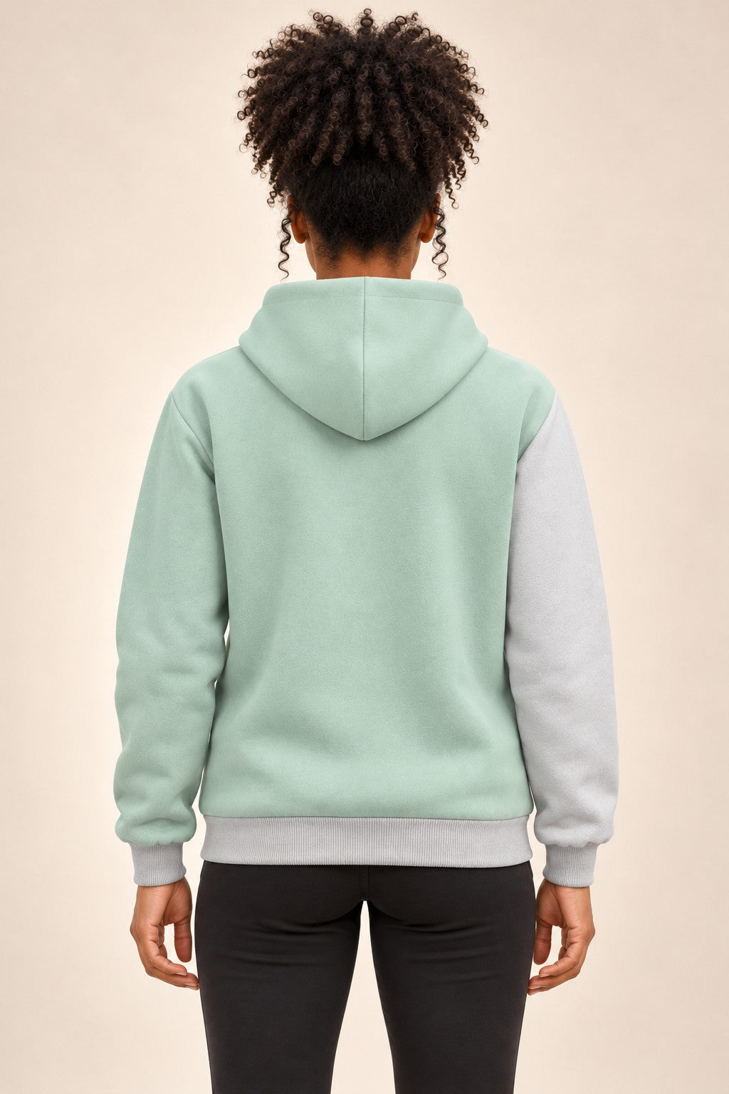 Felpa con cappuccio tre colori May indossata da donna - retro - Rupe Clothing