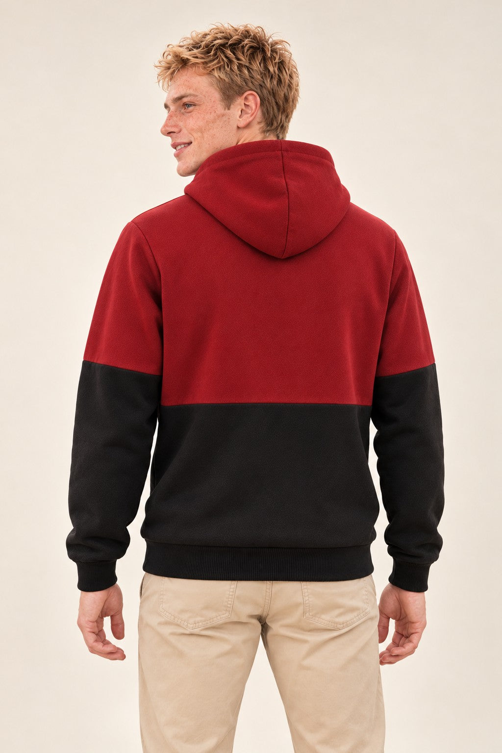 Felpa mezza zip con cappuccio PITCH Cricket indossata da uomo - retro - Rupe Clothing