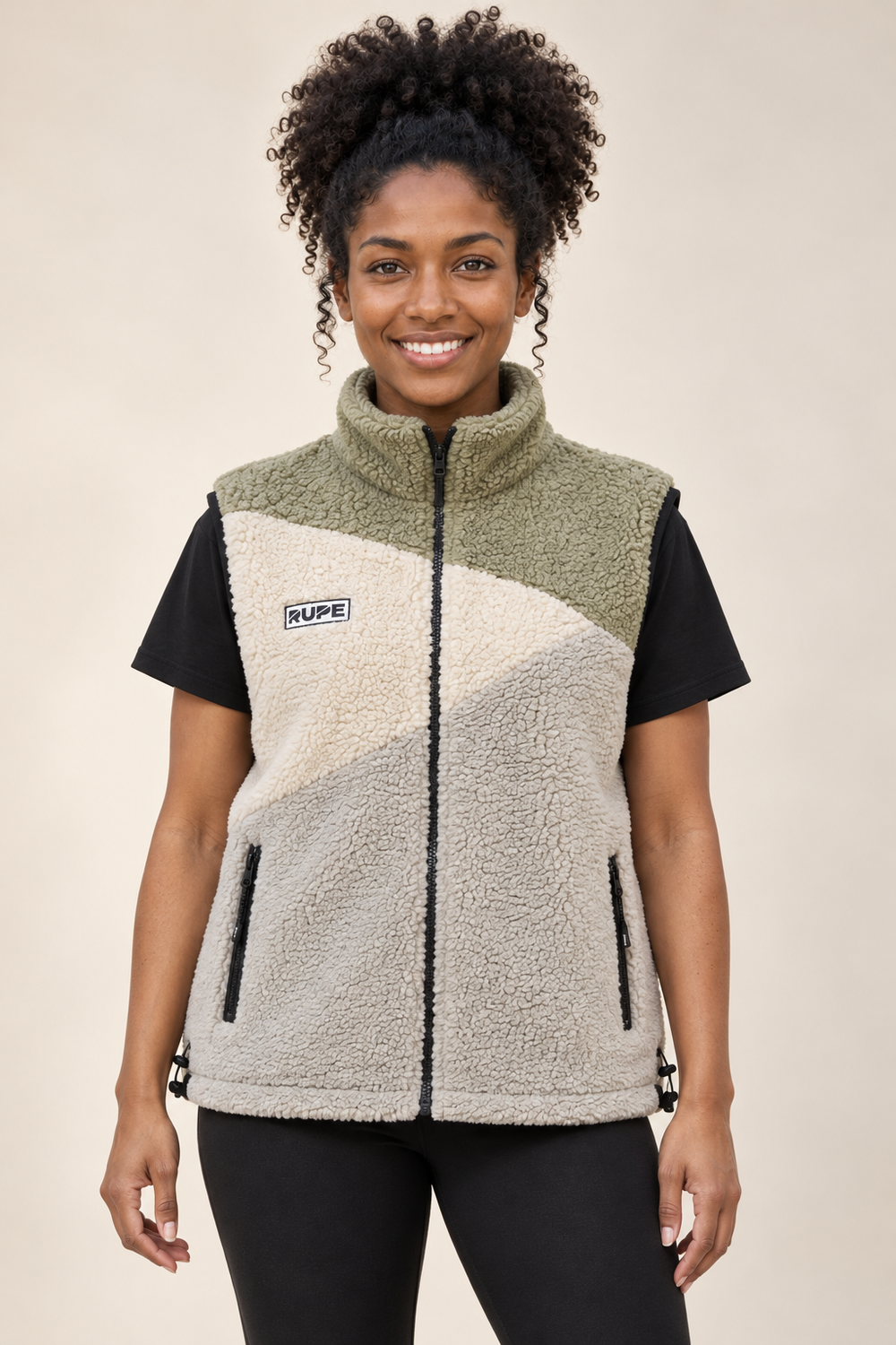 Gilet in pile SPEED Zen indossato da donna - fronte - Rupe Clothing
