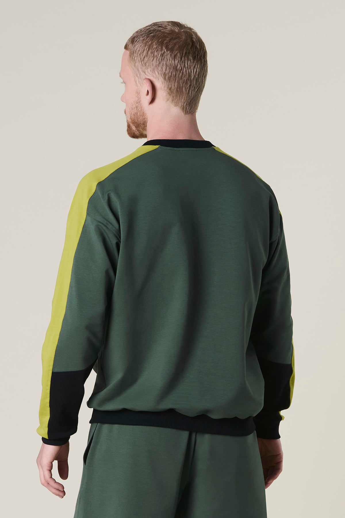 Men's lightweight sweatshirt - Three colours