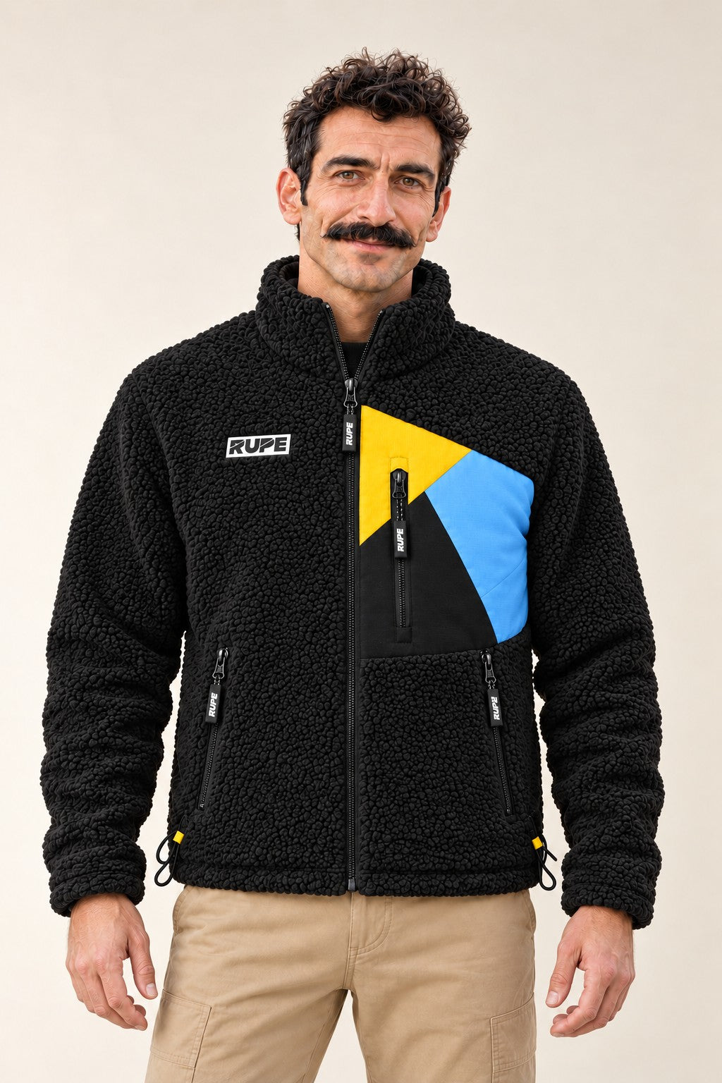 Giacca in pile teddy YETI 2.0 Moonrise indossata da uomo - fronte - Rupe Clothing