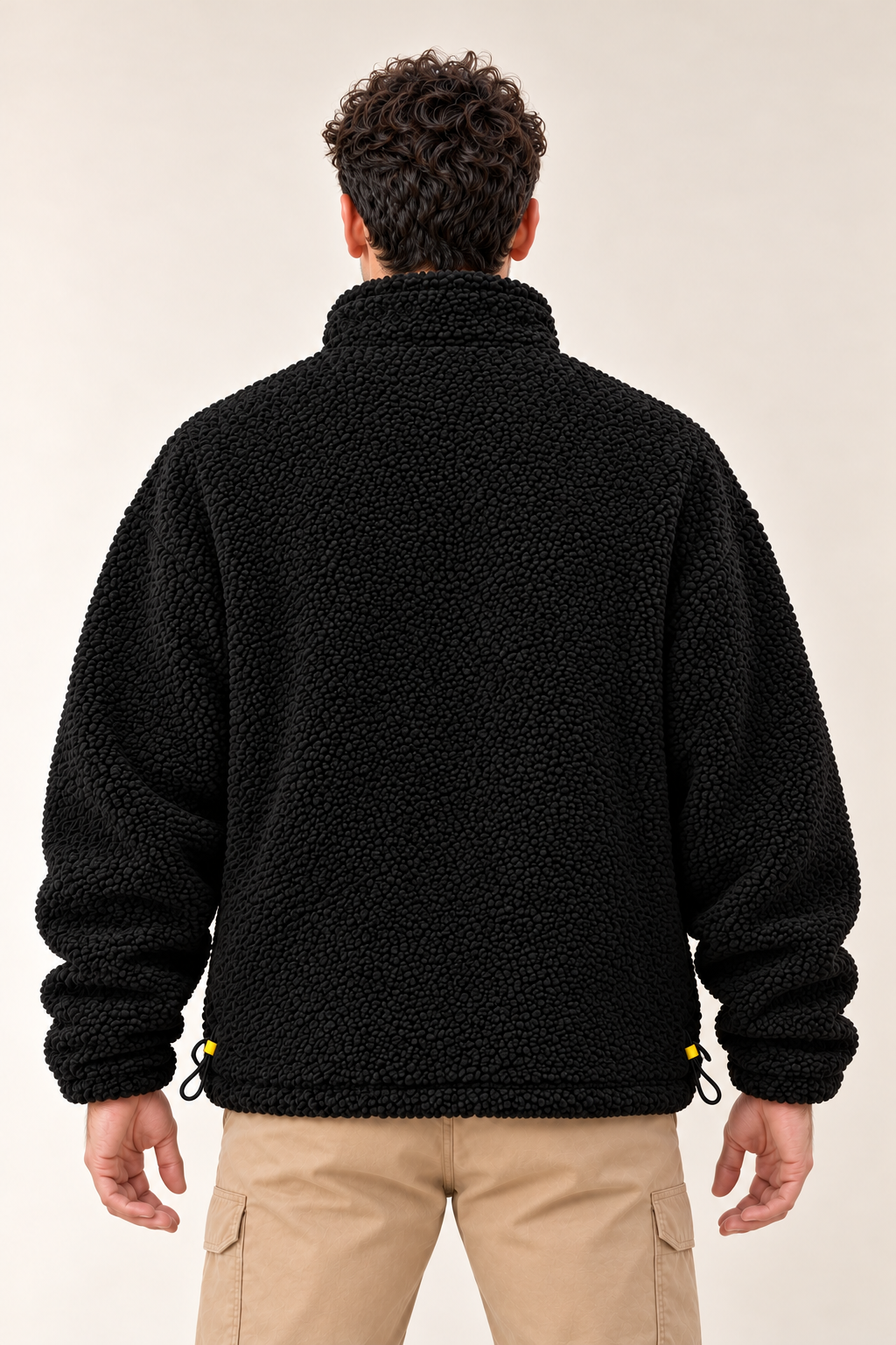 Giacca in pile YETI 2.0 Moonrise indossata da uomo - retro - Rupe Clothing